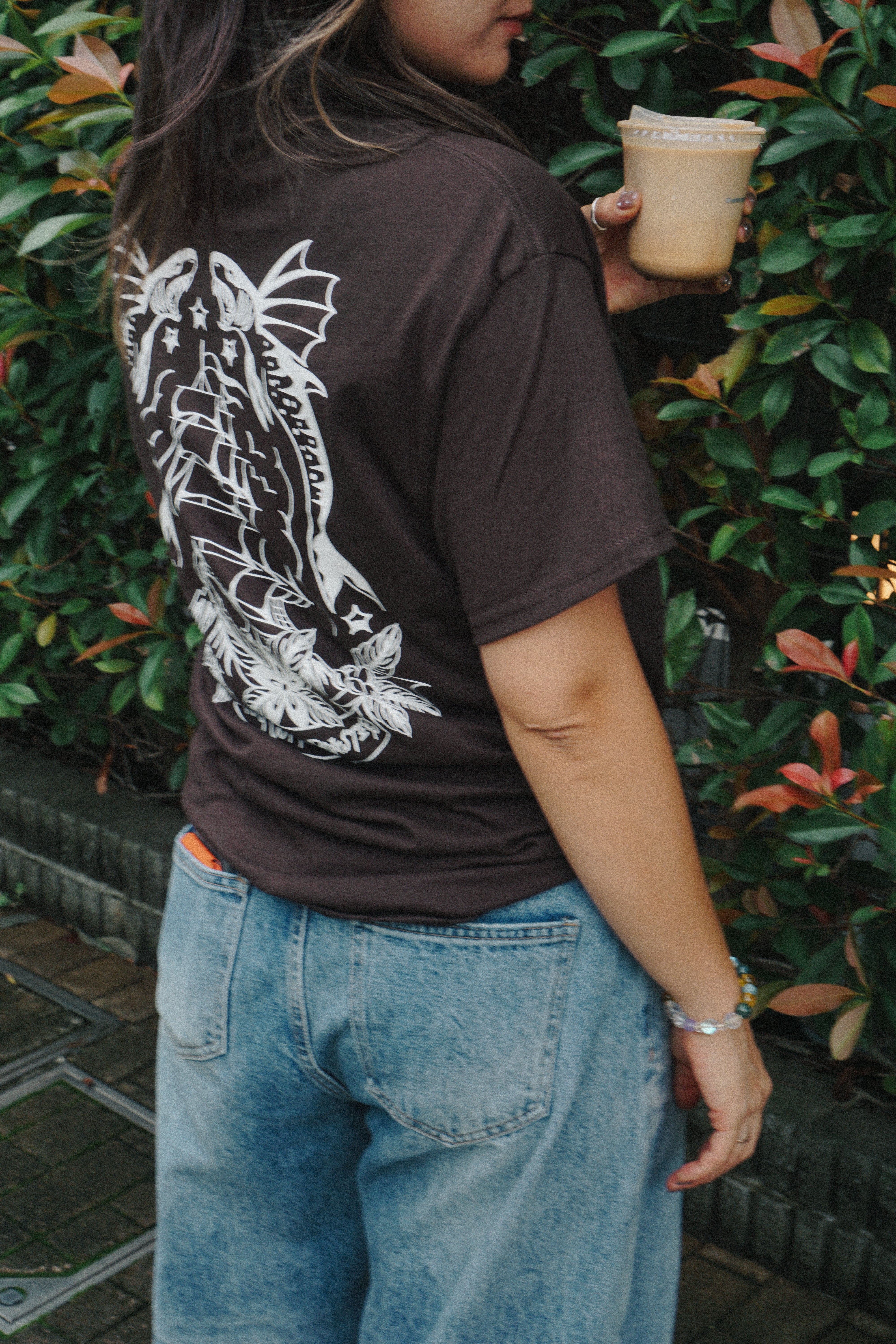 The Merry バックプリントTシャツ