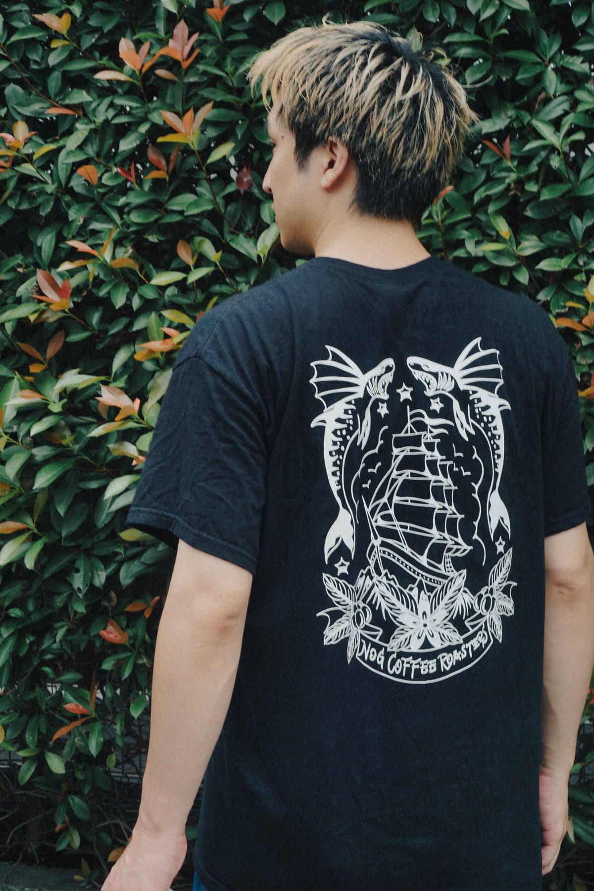 The Merry バックプリントTシャツ